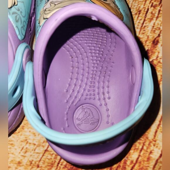 Disney Frozen Crocs Kids Clogs Anna Elsa Blue Purple Slip On Shoes - Picture 7 of 11